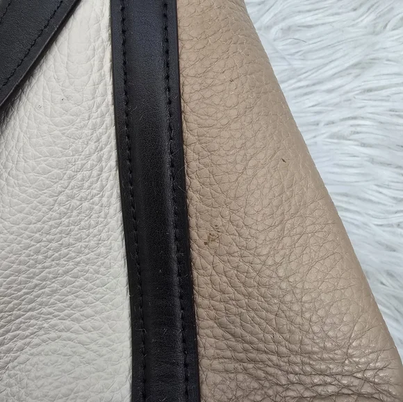 Coach Women's Cream and Tan Leather Bag - Picture 7 of 15